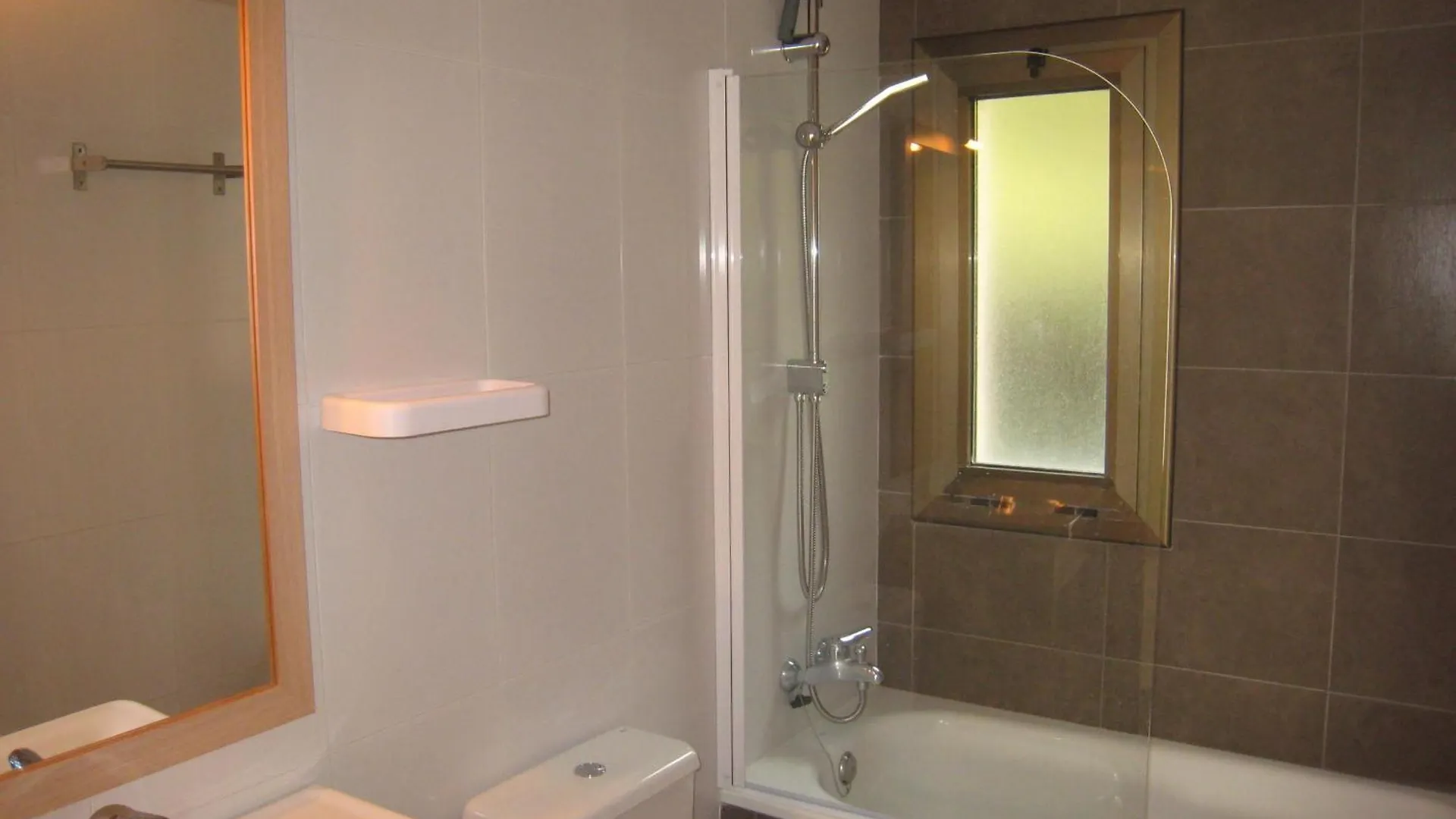 Casa Moderna Con Piscina Comunitaria, Cerca De L'Estartit Y Actividades En La Playa - Es-323-51 Villa Holiday home