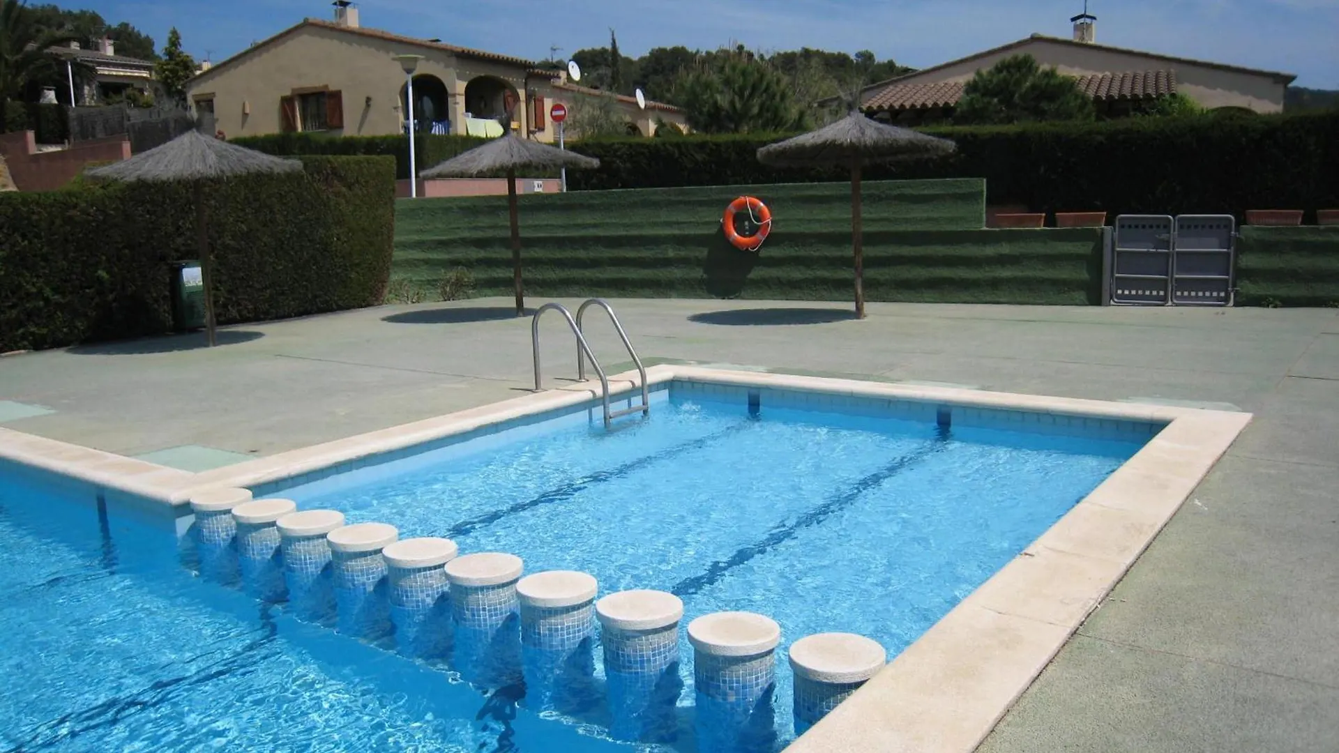 Casa Moderna Con Piscina Comunitaria, Cerca De L'Estartit Y Actividades En La Playa - Es-323-51 Villa Holiday home