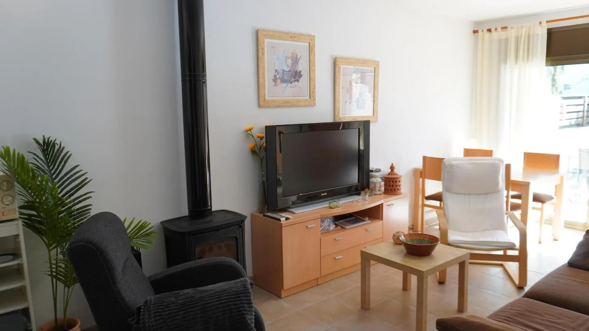 Casa Moderna Con Piscina Comunitaria, Cerca De L'Estartit Y Actividades En La Playa - Es-323-51 Villa 0*,  Spain
